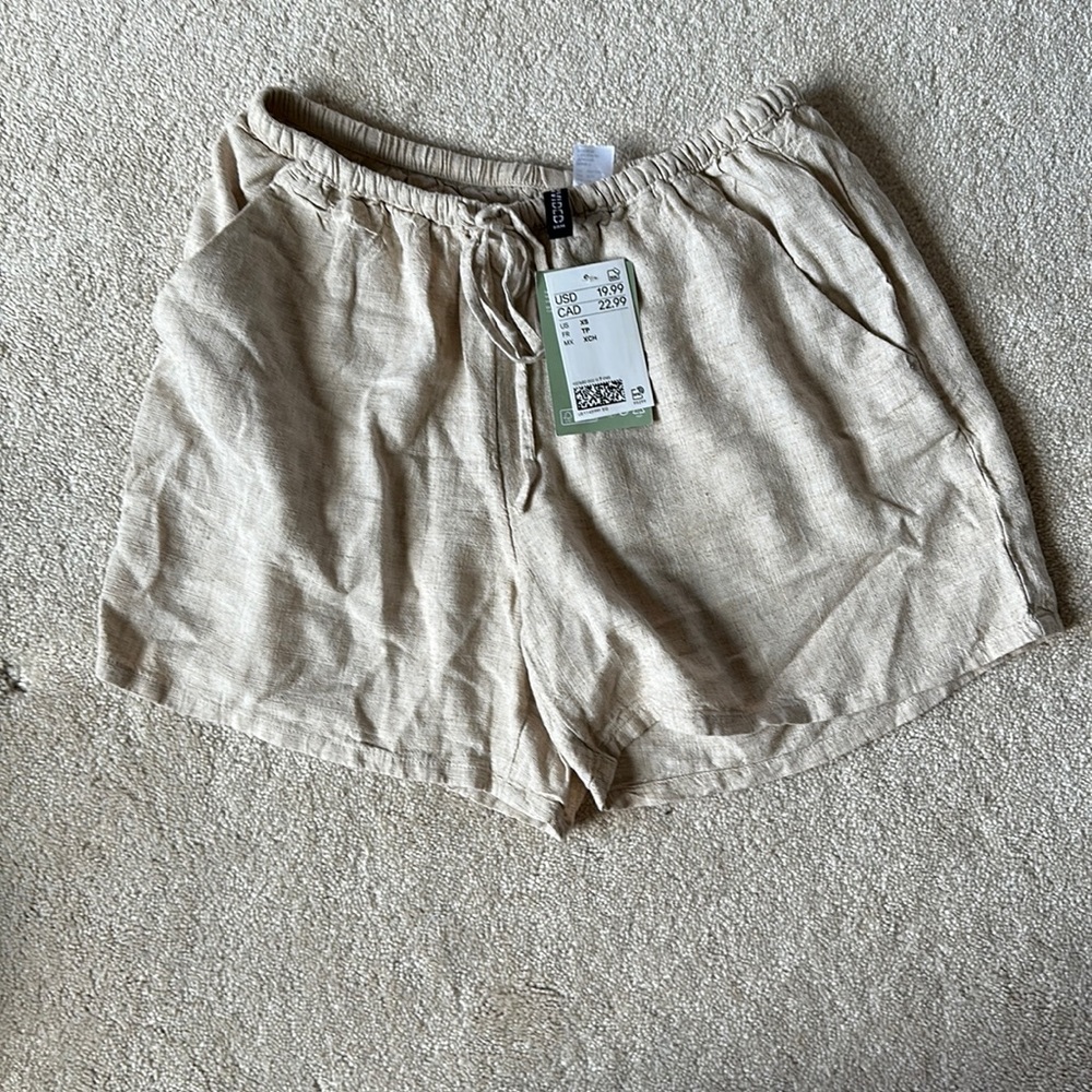 Linen shorts